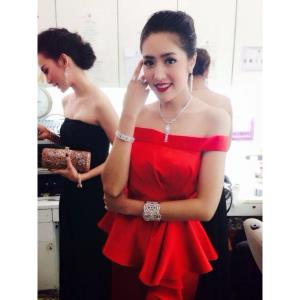 ชุดราตรี เช่าที่แบมบี้ เวดดิ้ง ห้วยขวาง