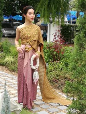 ชุดแต่งงานคอลเลกชันใหม่ เช่าที่แบมบี้ เวดดิ้ง ห้วยขวาง