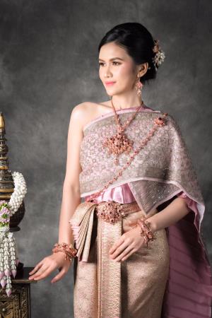 ถ่ายพรีเวดดิ้ง สตูดิโอ เช่าที่แบมบี้ เวดดิ้ง ห้วยขวาง